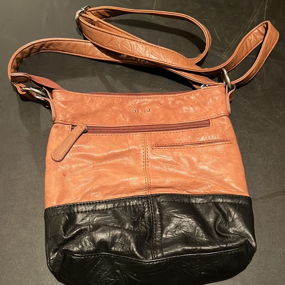 🌻 Stone Mountain crossbody bag. - Picture 2 of 5